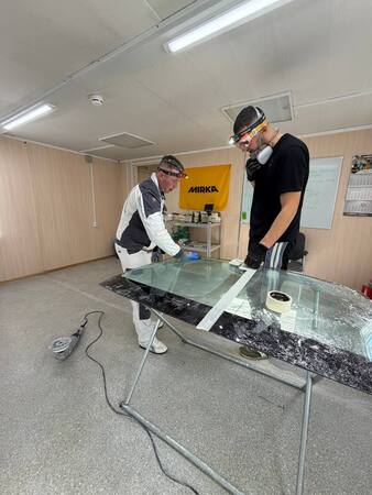 Работа с автостеклом — это направление, в котором важна не скорость, а точность и понимание материала.